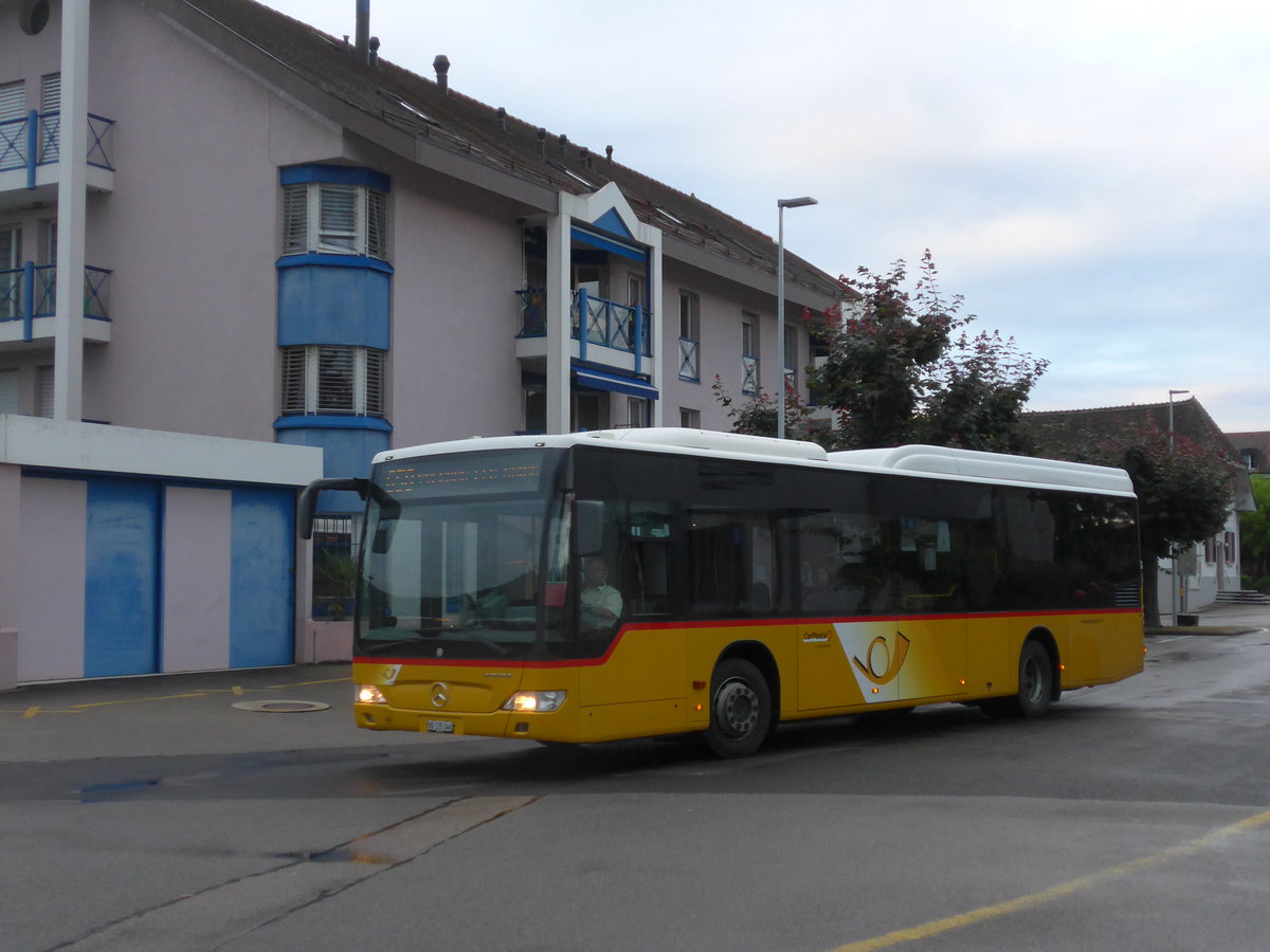 (172'849) - CarPostal Ouest - VD 335'346 - Mercedes am 12. Juli 2016 beim Bahnhof Yvonand