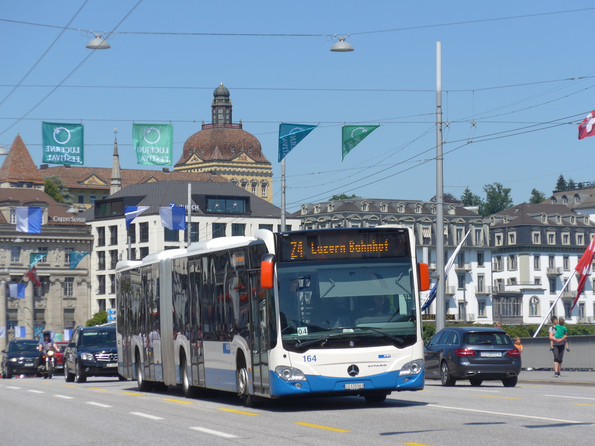 (173'803) - VBL Luzern - Nr. 164/LU 170'563 - Mercedes am 8. August 2016 in Luzern, Bahnhofbrcke