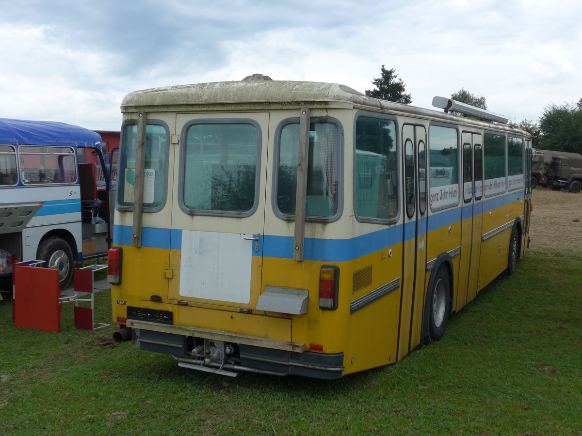 (174'069) - Aus der Schweiz: Hilariverein, Flurlingen - Saurer/Hess (ex P 25'826) am 20. August 2016 in Bsingen, Bahnhof