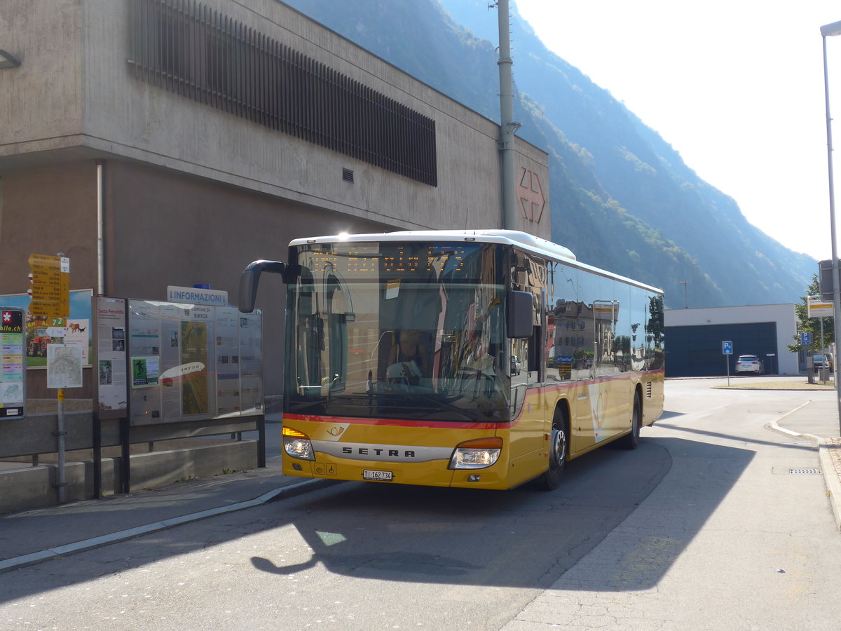 (174'668) - Marchetti, Airolo - TI 162'734 - Setra am 10. September 2016 beim Bahnhof Biasca