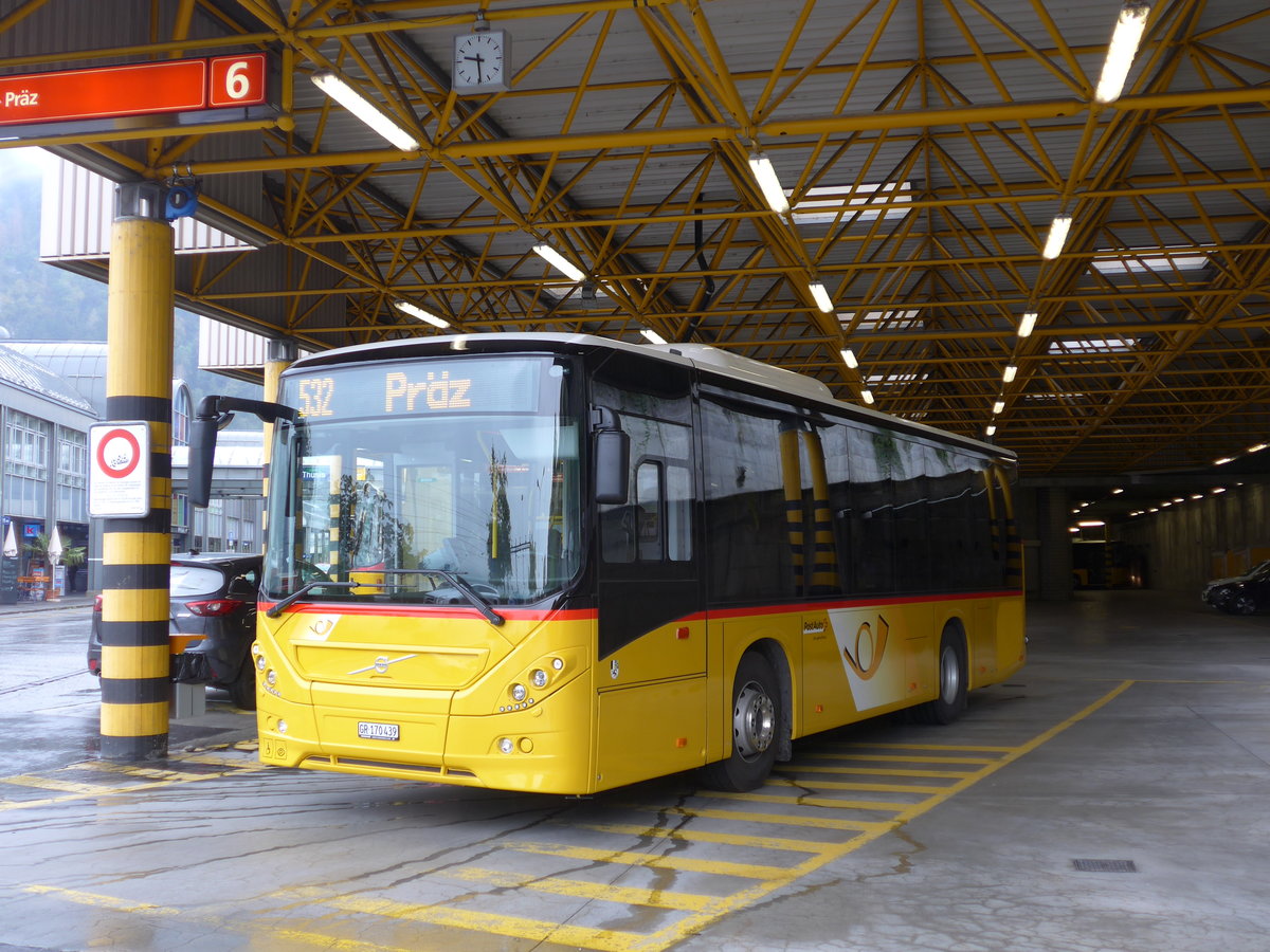 (174'940) - PostAuto Graubnden - GR 170'439 - Volvo am 18. September 2016 in Thusis, Postautostation