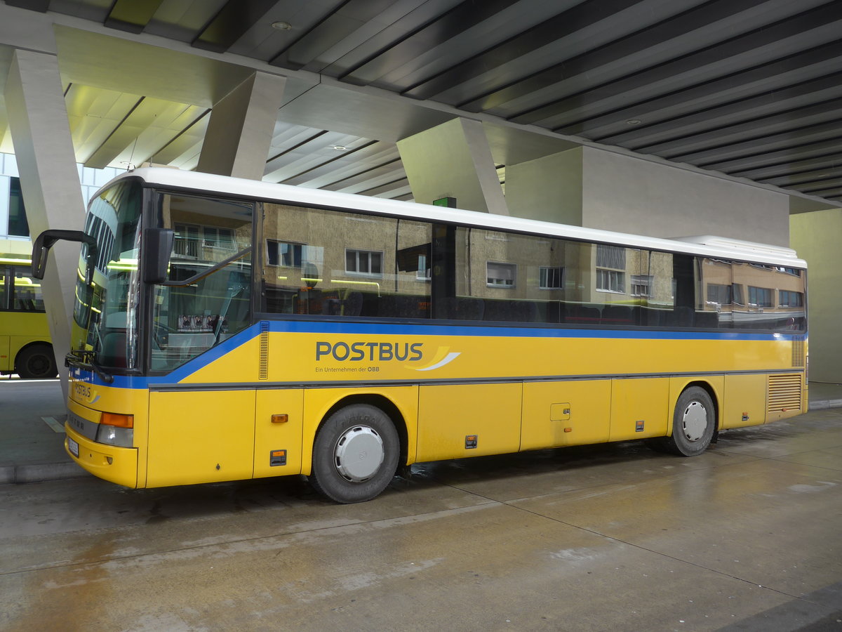 (175'762) - PostBus - BD 12'929 - Setra (ex Heim, Flums/CH) am 18. Oktober 2016 beim Bahnhof Innsbruck