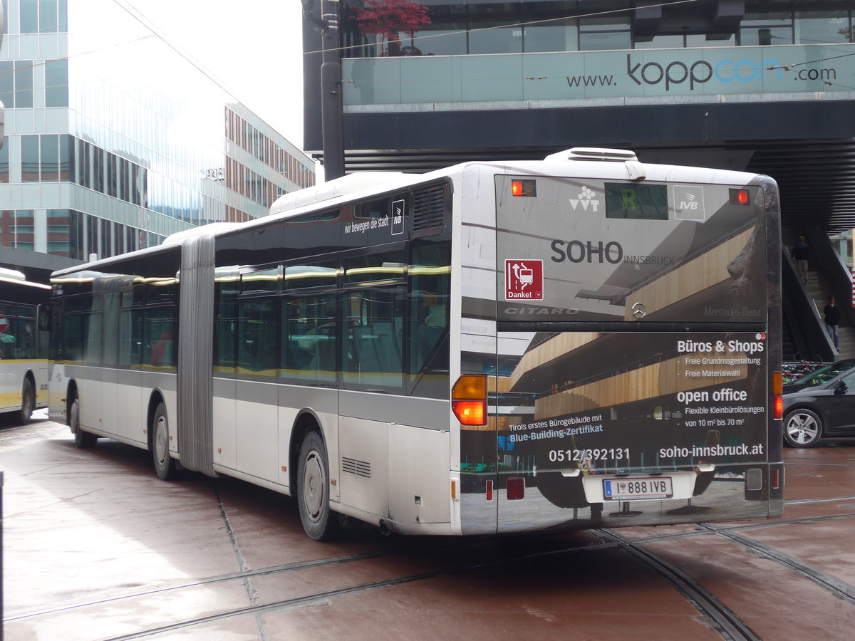 (175'767) - IVB Innsbruck - Nr. 888/I 888 IVB - Mercedes am 18. Oktober 2016 beim Bahnhof Innsbruck