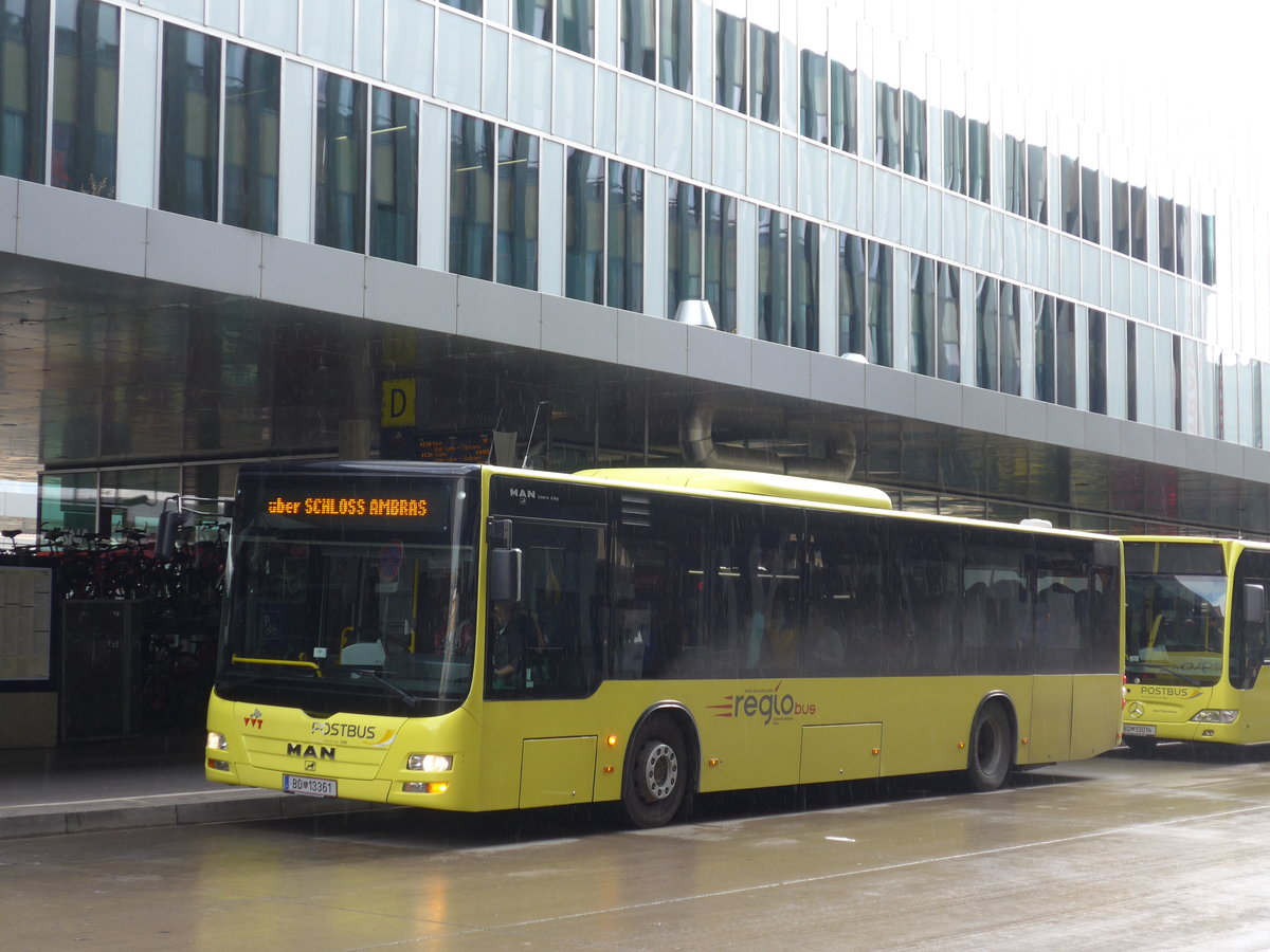 (175'802) - PostBus - BD 13'361 - MAN am 18. Oktober 2016 beim Bahnhof Innsbruck