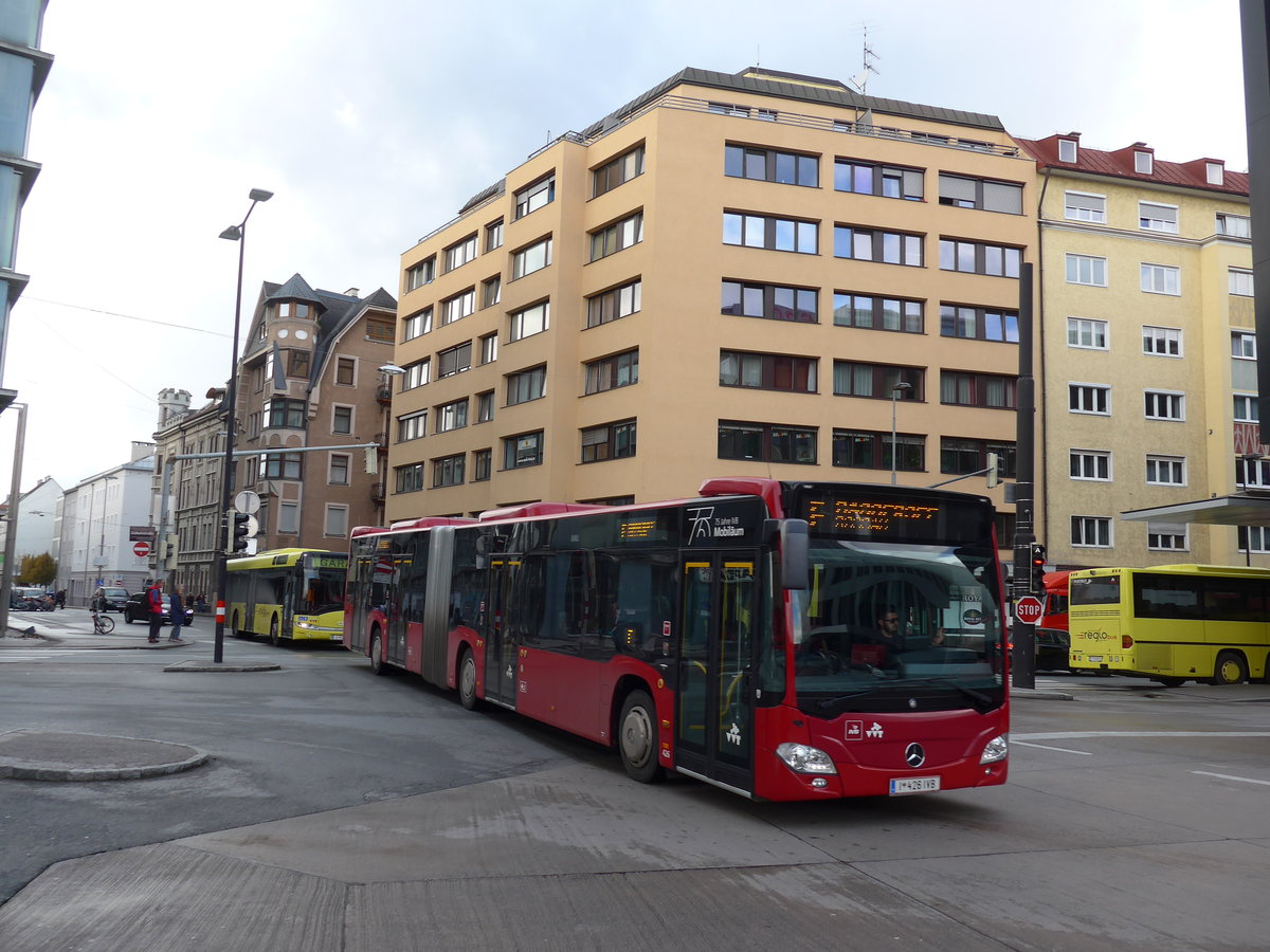 (175'815) - IVB Innsbruck - Nr. 426/I 426 IVB - Mercedes am 18. Oktober 2016 beim Bahnhof Innsbruck