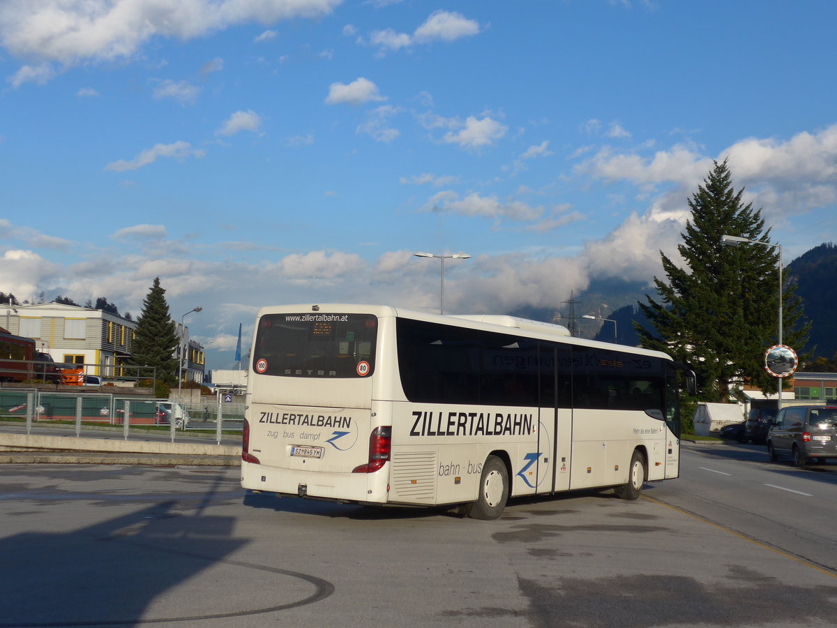 (175'883) - ZVB Jenbach - SZ 845 YM - Setra am 18. Oktober 2016 beim Bahnhof Jenbach