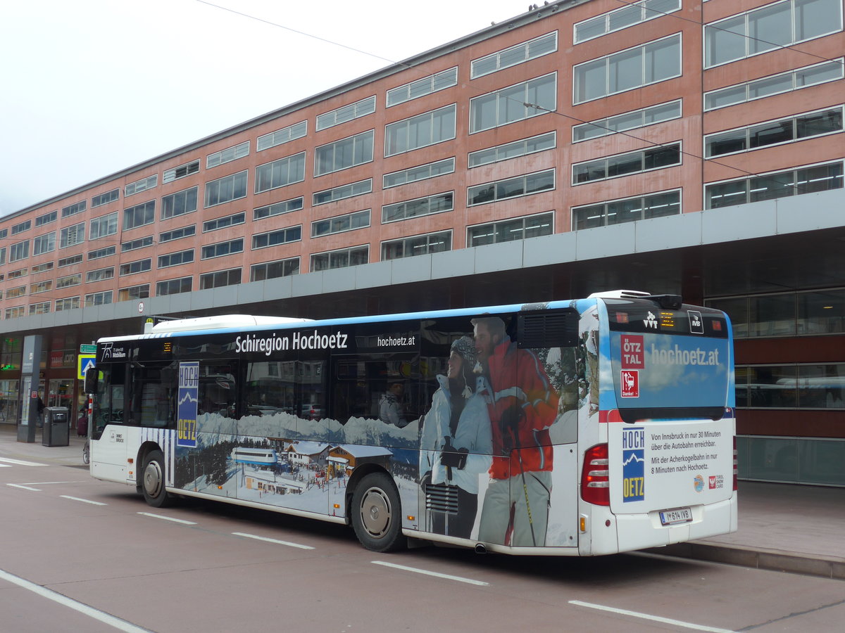 (176'126) - IVB Innsbruck - Nr. 614/I 614 IVB - Mercedes am 21. Oktober 2016 beim Bahnhof Innsbruck