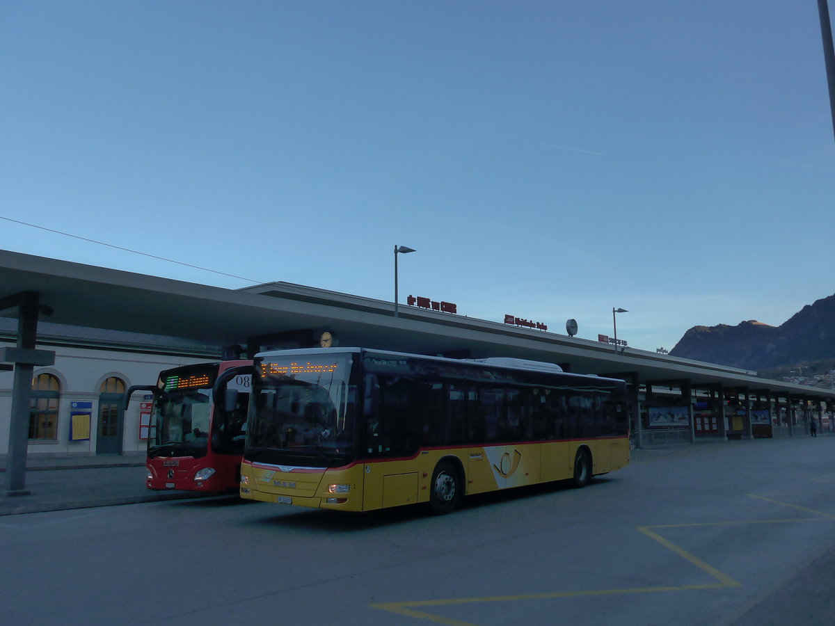 (177'069) - Dnser, Trimmis - GR 95'435 - MAN am 10. Dezember 2016 beim Bahnhof Chur