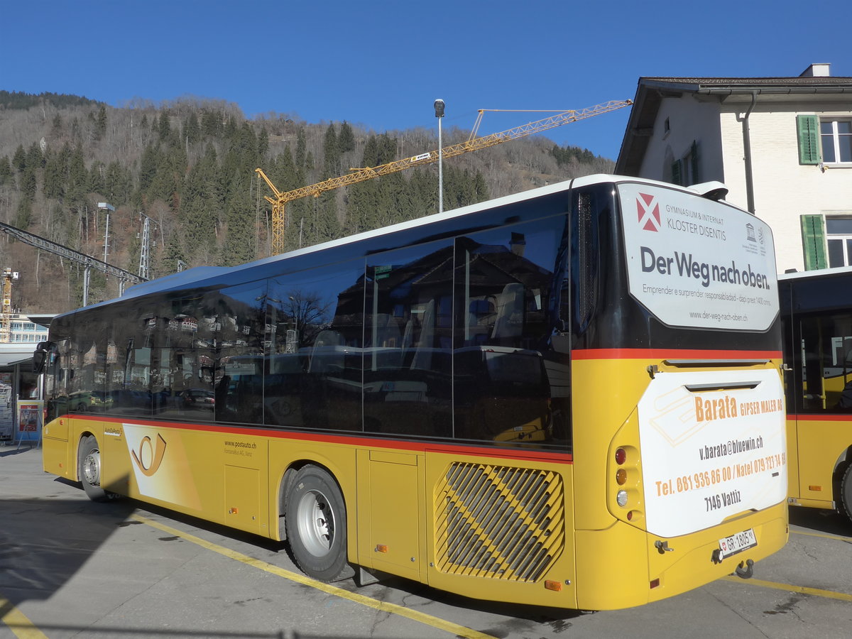 (177'110) - Fontana, Ilanz - Nr. 5/GR 1805 - Volvo am 10. Dezember 2016 beim Bahnhof Ilanz