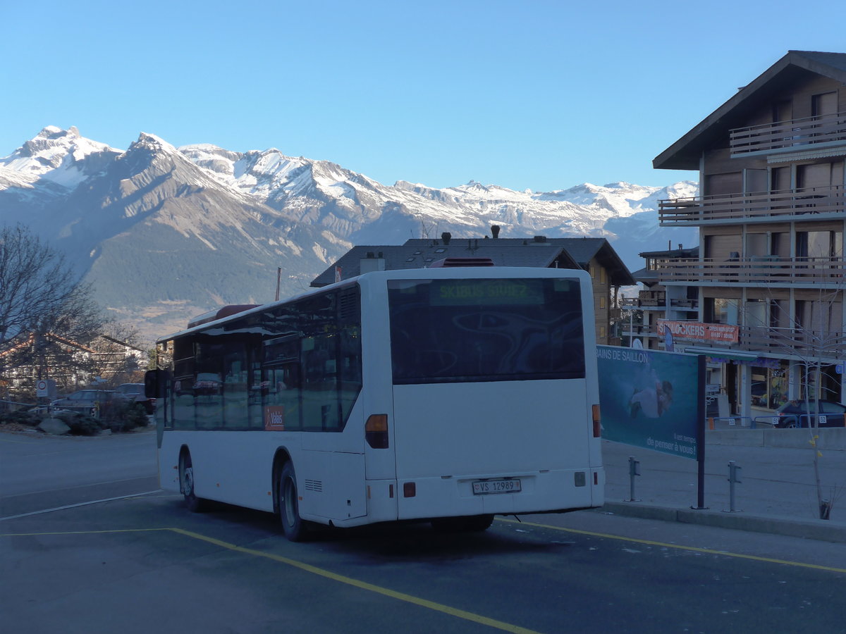 (177'241) - Lathion, Sion - Nr. 18/VS 12'989 - Mercedes (ex PostAuto Wallis Nr. 70; ex Lathion, Sion Nr. 70) am 18. Dezember 2016 in Haute-Nendaz, Tlcabine