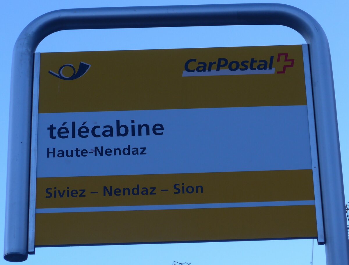 (177'242) - PostAuto-Haltestellenschild - Haute-Nendaz, tlcabine - am 18. Dezember 2016