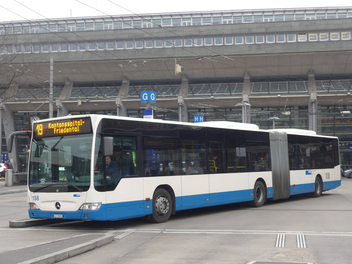 (177'449) - VBL Luzern - Nr. 158/LU 15'092 - Mercedes am 30. Dezember 2016 beim Bahnhof Luzern