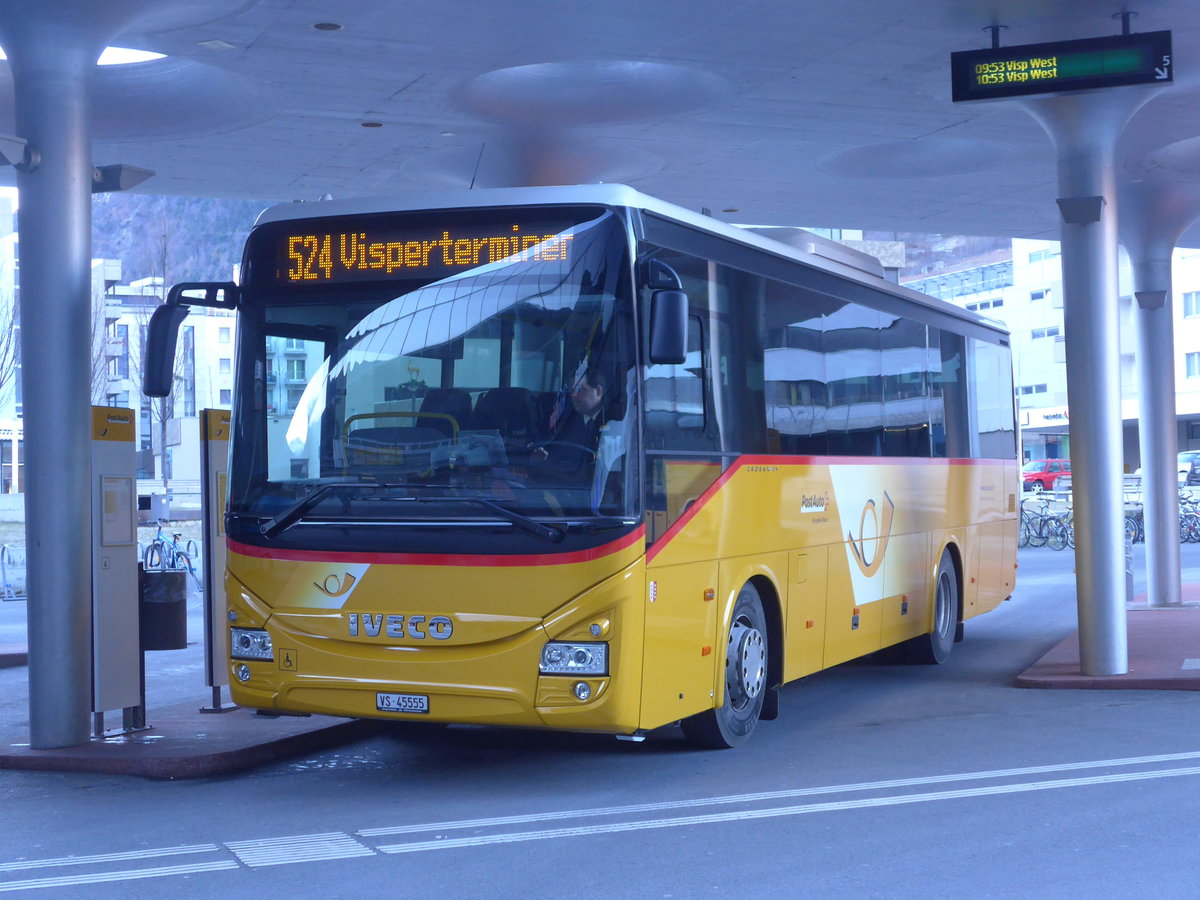 (177'508) - BUS-trans, Visp - VS 45'555 - Iveco am 1. Januar 2017 beim Bahnhof Visp