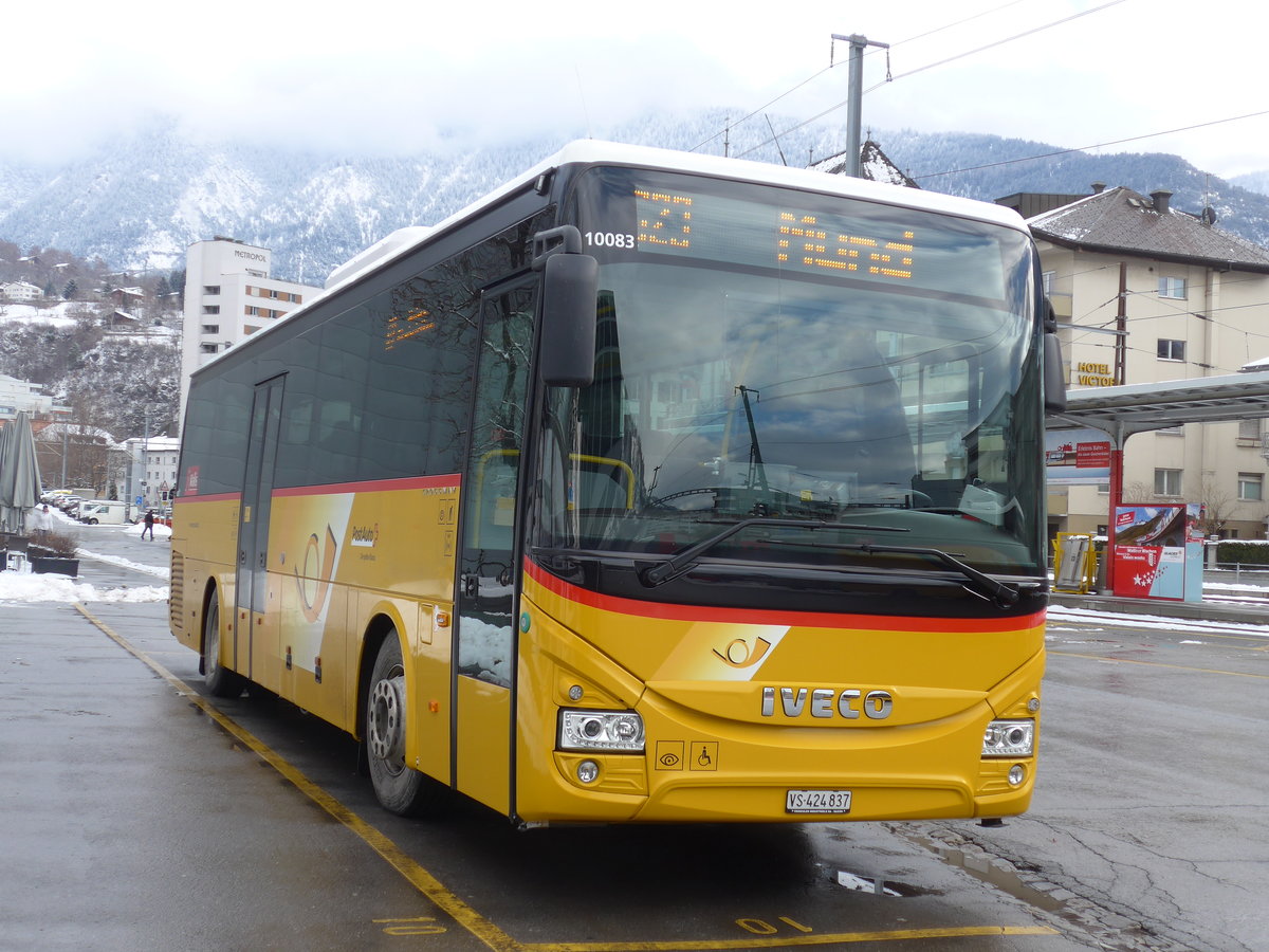 (178'041) - PostAuto Wallis - VS 424'837 - Iveco am 15. Januar 2017 beim Bahnhof Brig