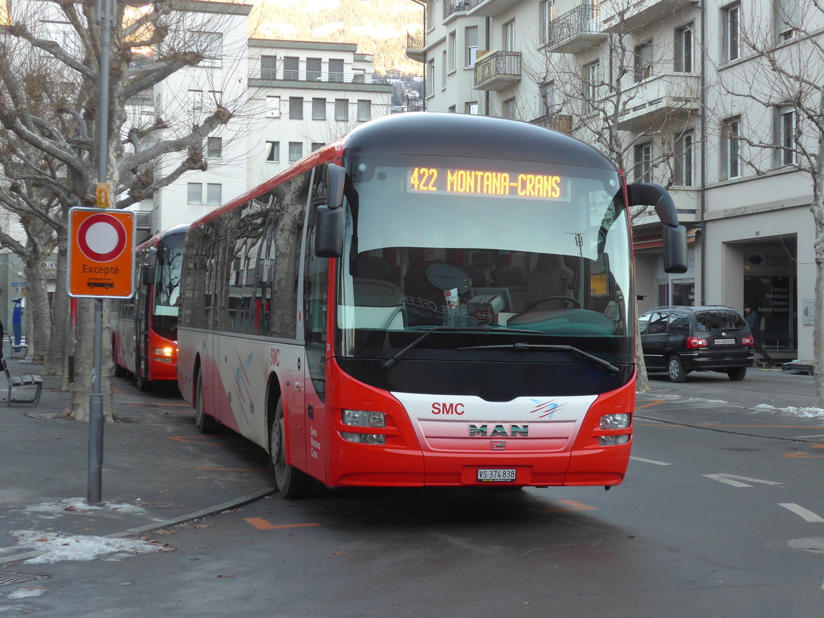 (178'083) - SMC Montana - Nr. 38/VS 374'838 - MAN am 21. Januar 2017 beim Bahnhof Sierre (prov. Haltestelle)