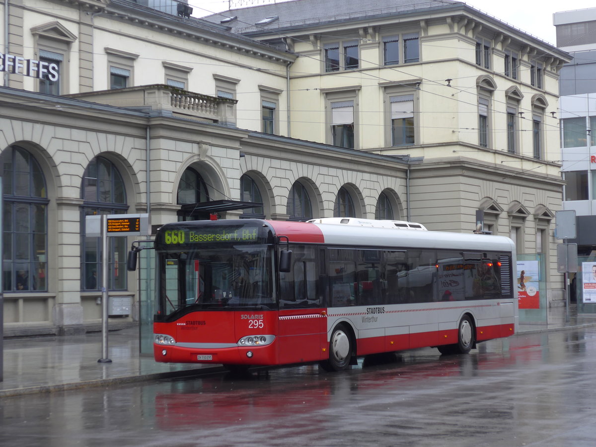 (178'531) - SW Winterthur - Nr. 295/ZH 730'295 - Solaris am 17. Februar 2017 beim Hauptbahnhof Winterthur