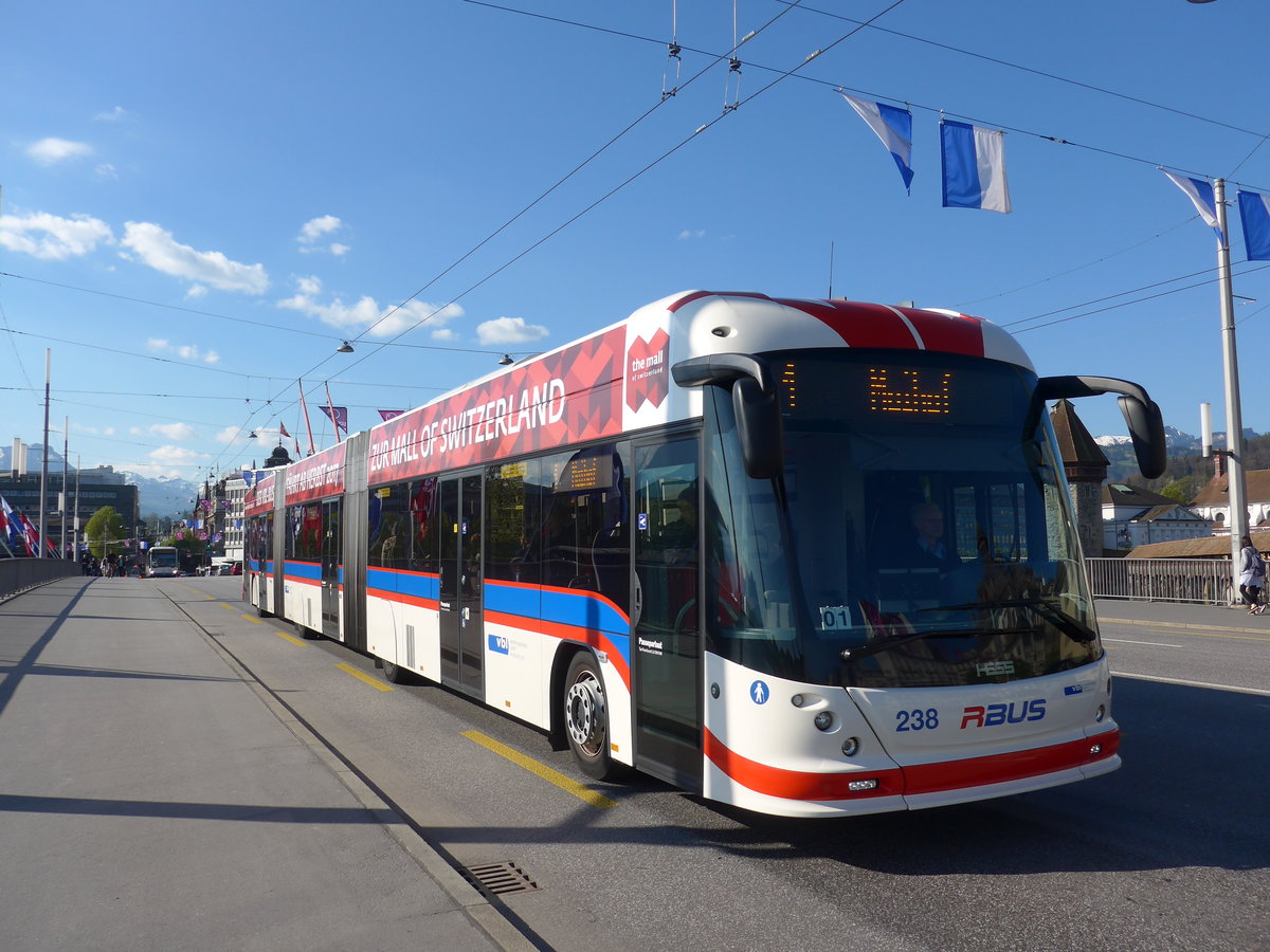 (179'410) - VBL Luzern - Nr. 238 - Hess/Hess Doppelgelenktrolleybus am 10. April 2017 in Luzern, Bahnhofbrcke