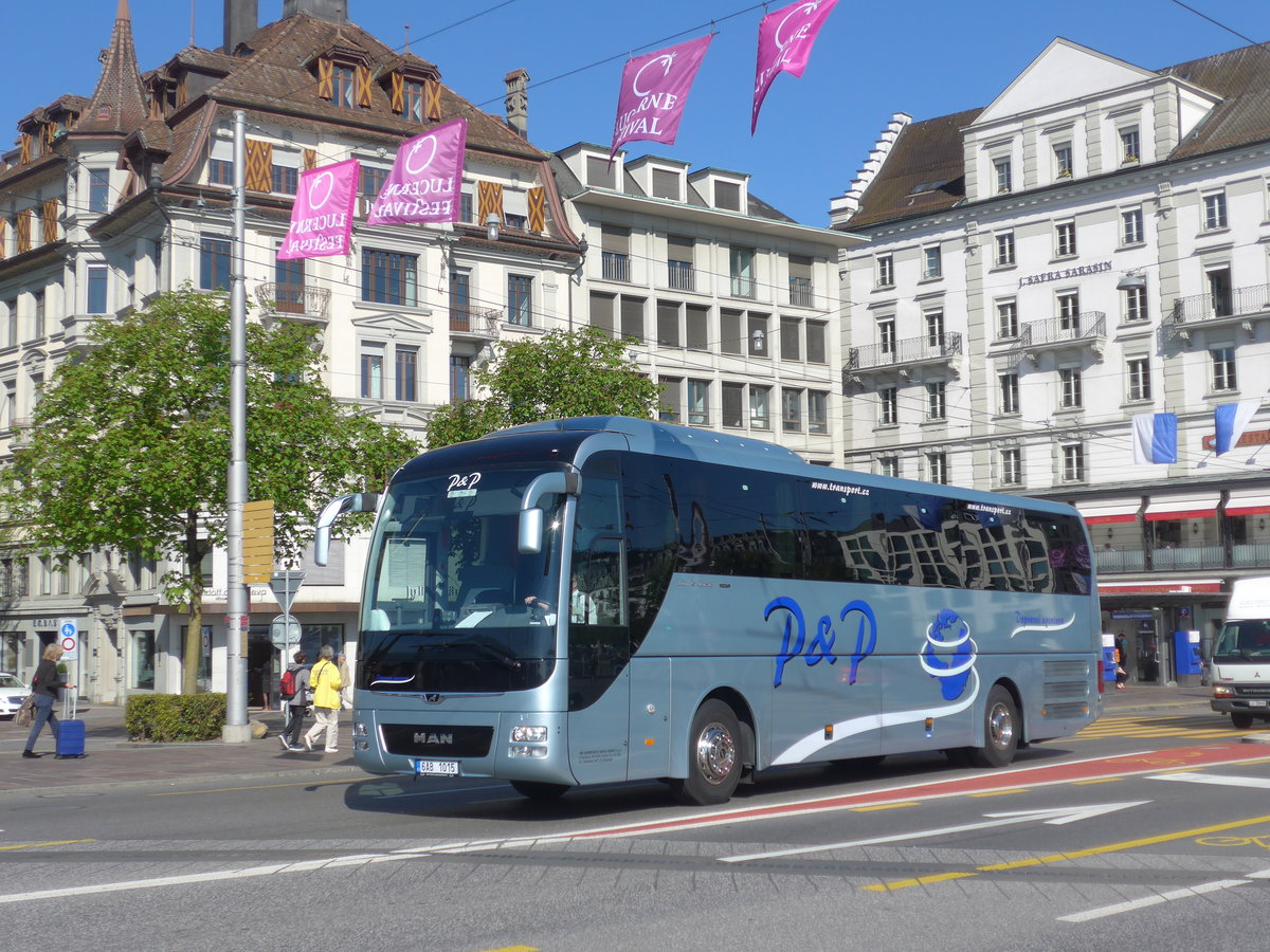 (179'439) - Aus Tschechien: P&P, Praha - 6AB 1015 - MAN am 10. April 2017 in Luzern, Schwanenplatz