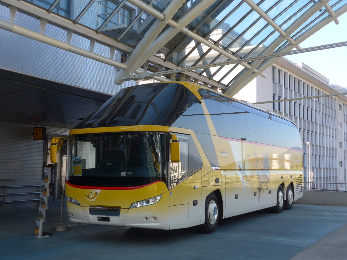 (179'537) - PostAuto Graubnden - Neoplan am 14. April 2017 in Chur, Postautostation