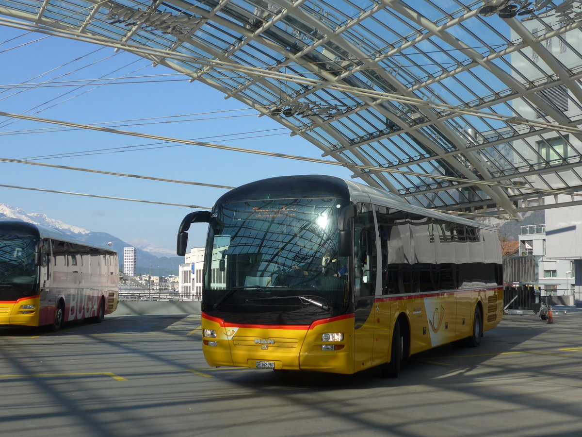 (179'549) - PostAuto Graubnden - GR 162'987 - MAN am 14. April 2017 in Chur, Postautostation