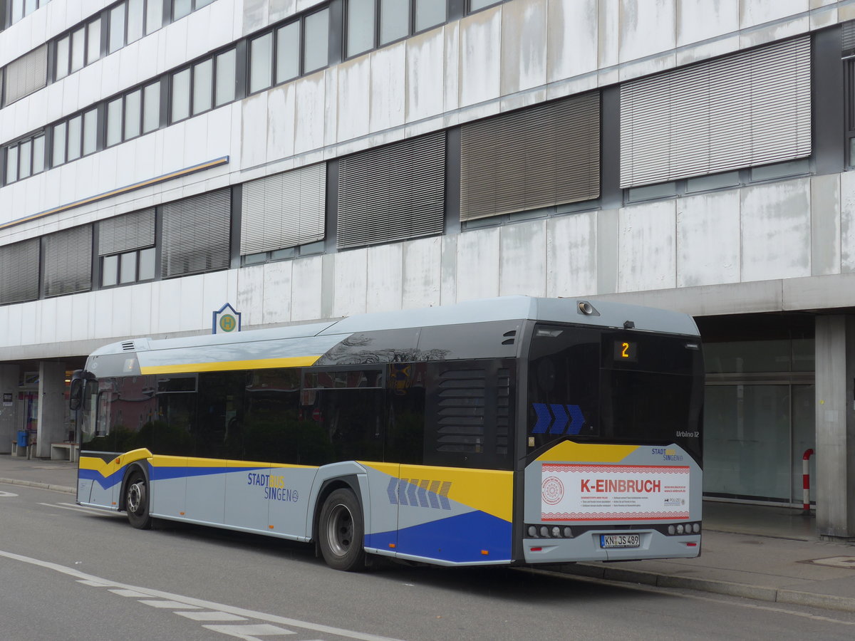 (179'667) - SWS Singen - KN-JS 489 - Solaris am 17. April 2017 beim Bahnhof Singen