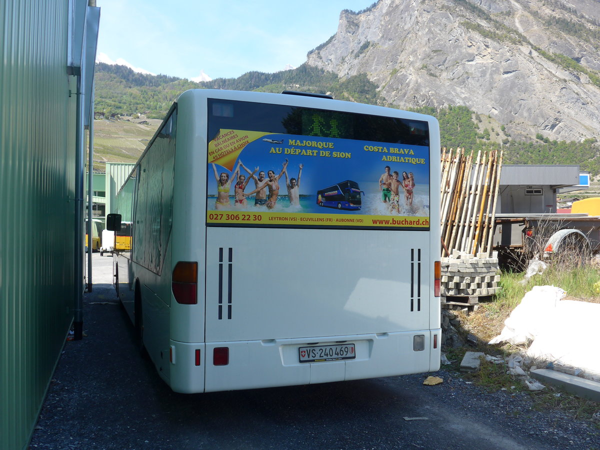 (179'953) - Buchard, Leytron - VS 240'469 - Mercedes (ex TPM Morges Nr. 60; ex TPL Lugano Nr. 3) am 30. April 2017 in Leytron, Garage