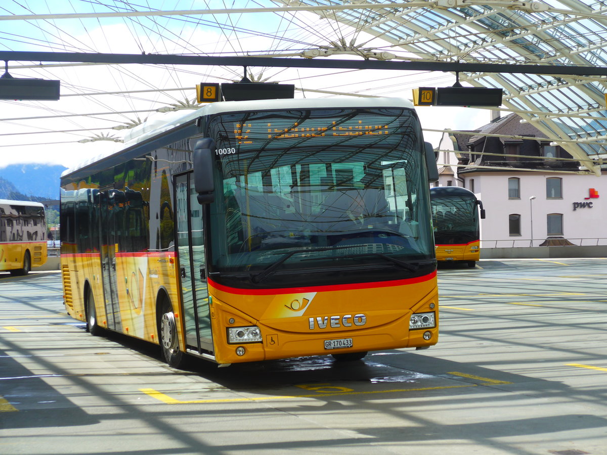 (179'998) - PostAuto Graubnden - GR 170'433 - Iveco am 4. Mai 2017 in Chur, Postautostation