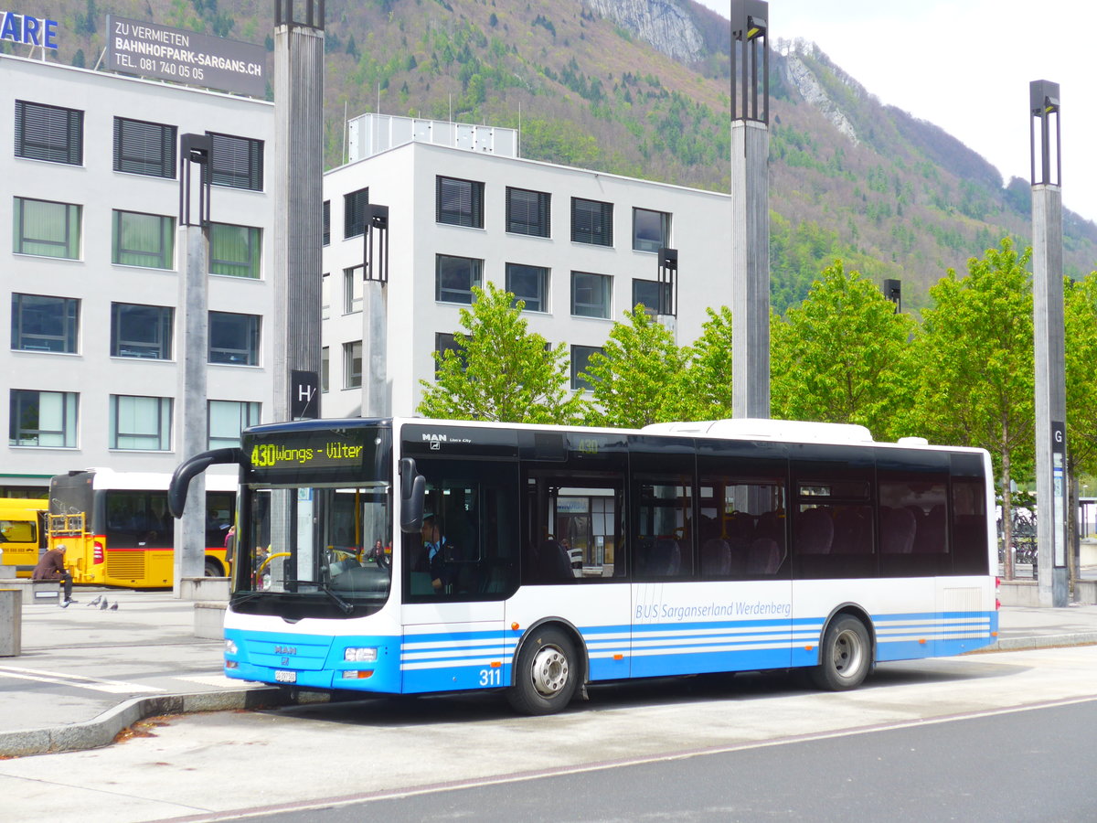 (180'001) - BSW Sargans - Nr. 311/SG 297'502 - MAN/Gppel am 4. Mai 2017 beim Bahnhof Sargans