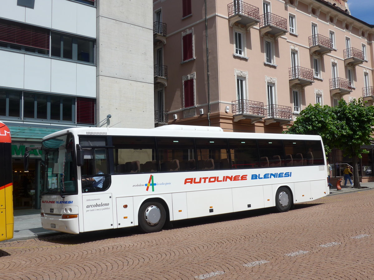 (180'526) - ABl Biasca - Nr. 11/TI 231'011 - Van Hool am 23. Mai 2017 beim Bahnhof Bellinzona