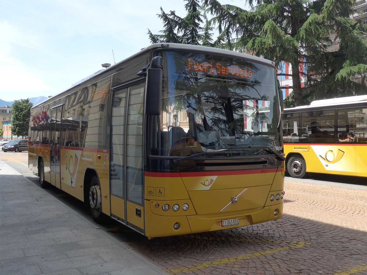 (180'549) - Barenco, Faido - TI 241'031 - Volvo am 23. Mai 2017 beim Bahnhof Bellinzona