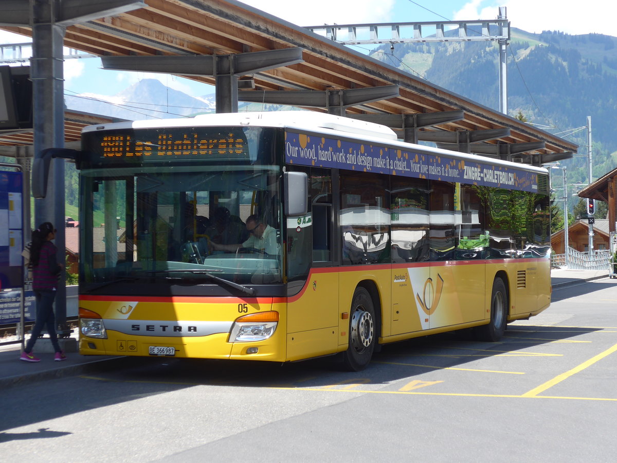 (180'785) - Kbli, Gstaad - Nr. 5/BE 366'987 - Setra am 26. Mai 2017 beim Bahnhof Gstaad