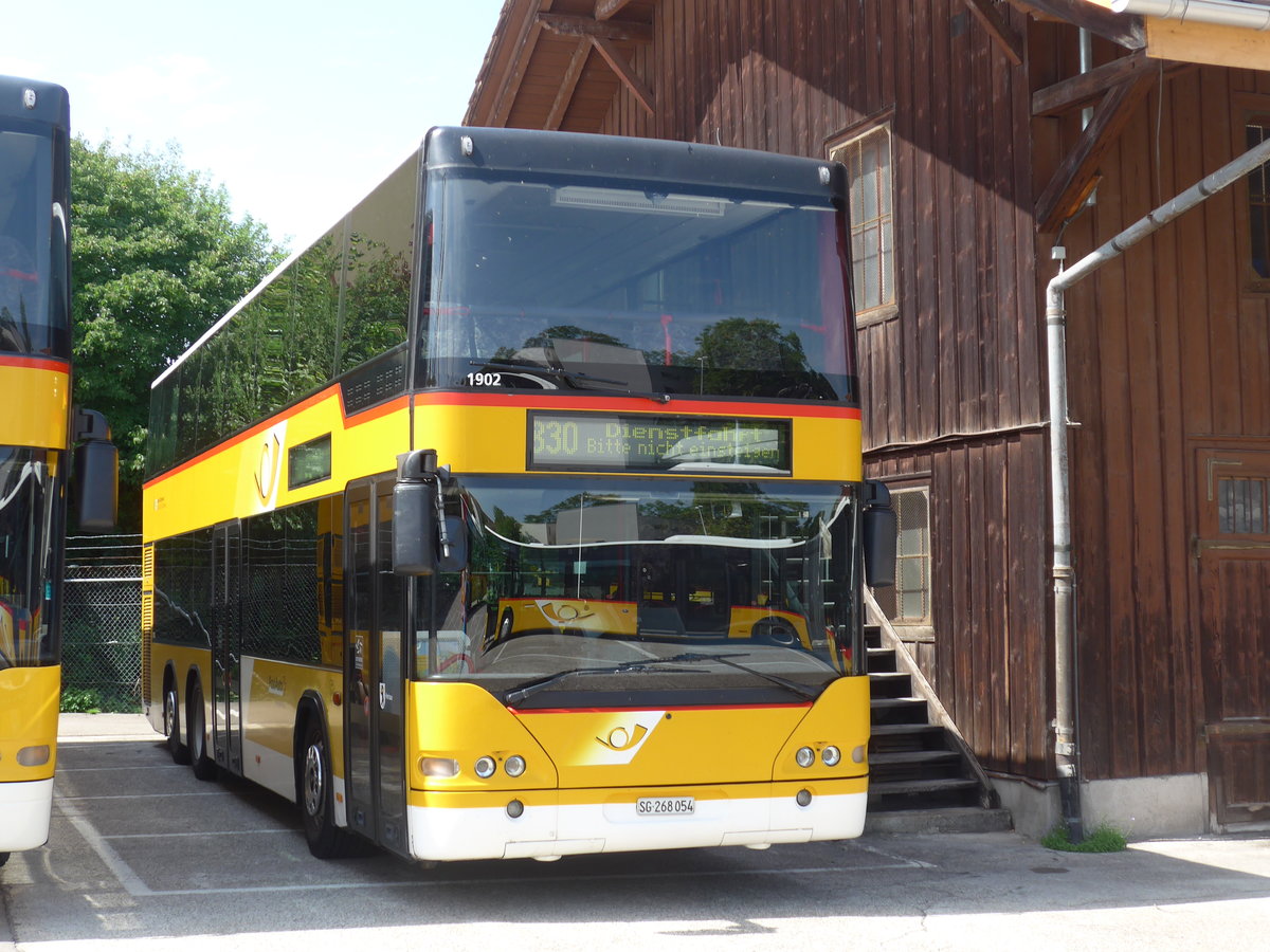 (182'606) - Casutt, Gossau - SG 268'054 - Neoplan am 3. August 2017 in Frauenfeld, Jugendmusikschule