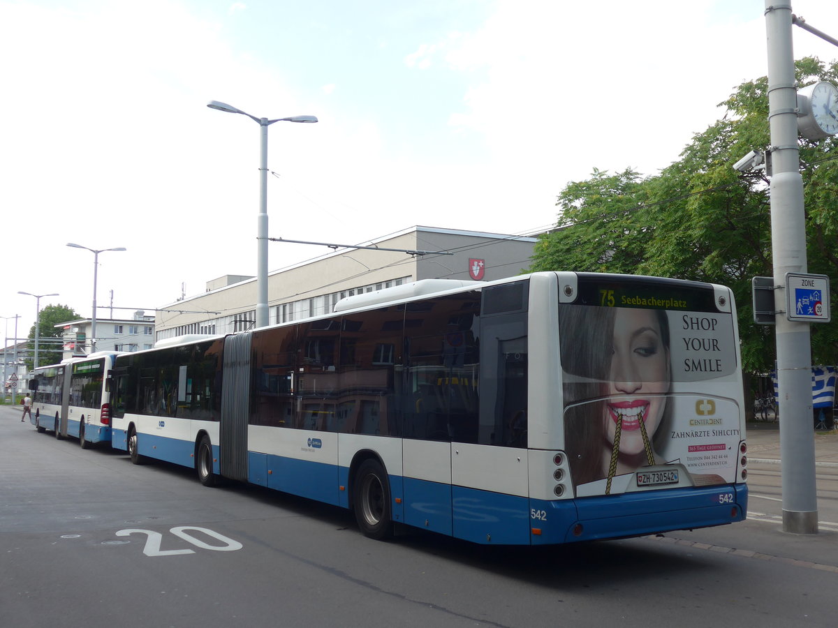 (182'674) - VBZ Zrich - Nr. 542/ZH 730'542 - Neoplan am 3. August 2017 in Zrich, Schwamendingerplatz