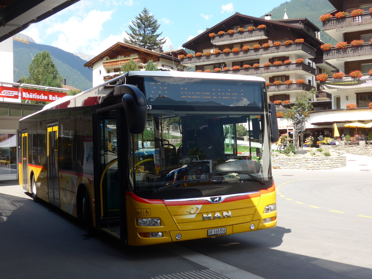 (182'778) - PostAuto Graubnden - GR 168'856 - MAN am 5. August 2017 beim Bahnhof Klosters