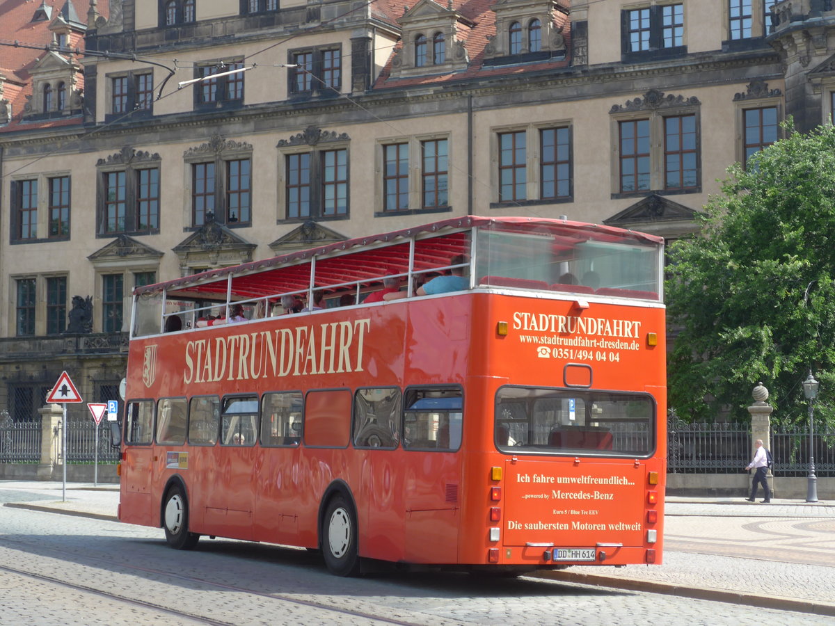 (182'891) - Die roten Doppeldecker, Dresden - DD-HH 614 - MAN am 8. August 2017 in Dresden, Sophienstrasse