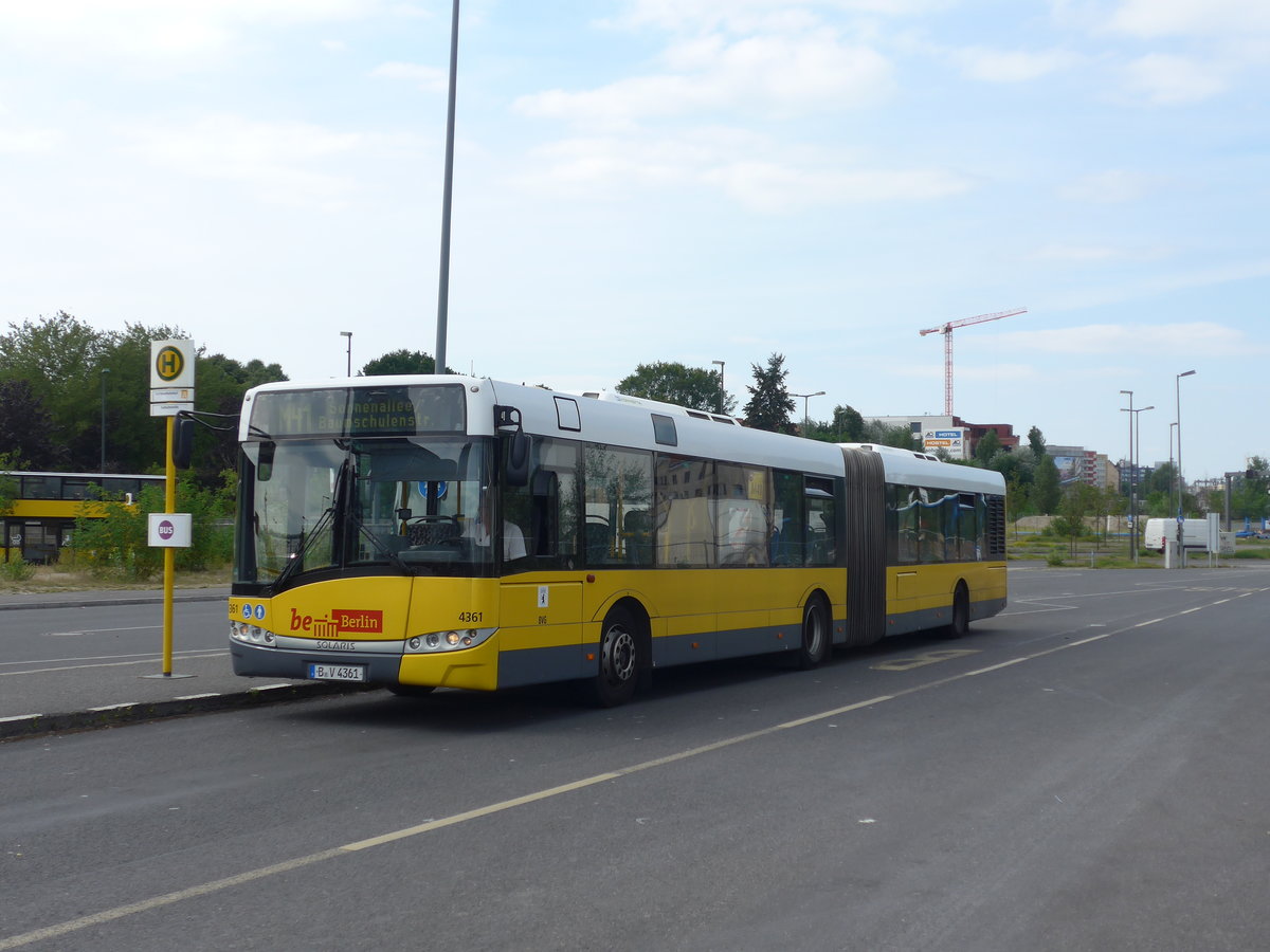 (183'355) - BVG Berlin - Nr. 4361/B-V 4361 - Solaris am 10. August 2017 beim Hauptbahnhof Berlin