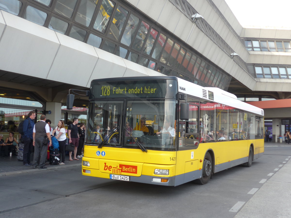 (183'369) - BVG Berlin - Nr. 1421/B-V 1421 - MAN am 10. August 2017 in Berlin, Flughafen Tegel