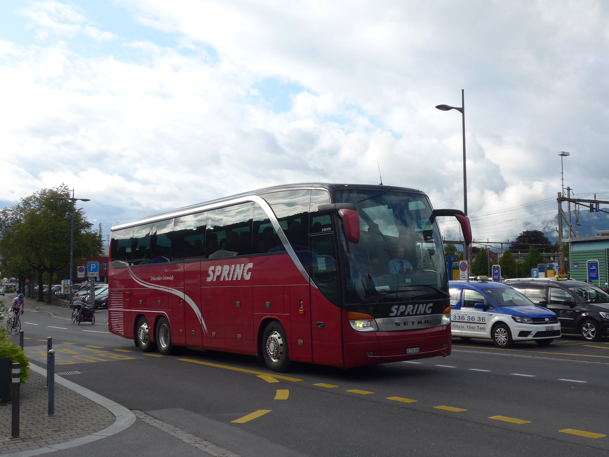 (183'531) - Spring, Schwenden - BE 250255 - Setra am 19. August 2017 beim Bahnhof Thun