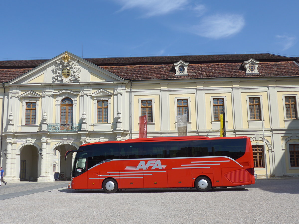 (183'829) - Aus der Schweiz: AFA Adelboden - Nr. 15/BE 26'702 - Setra am 22. August 2017 in Ludwigsburg, Schloss