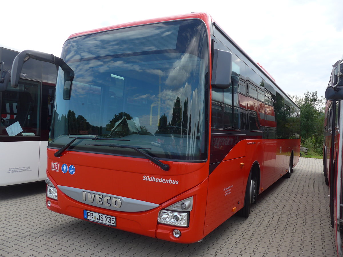 (183'886) - SBG Freiburg - FR-JS 735 - Iveco am 23. August 2017 in Bad Drrheim, Garage Luschin