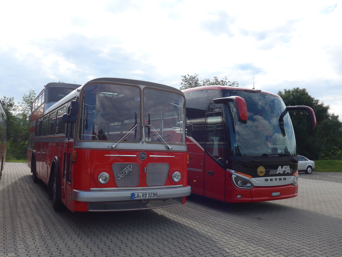 (183'888) - Radlmeier, Ergoldsbach - LA-RD 123H - FBW/Vetter-R&J Anderthalbdecker (ex FRAM Drachten/NL Nr. 20; ex Wespe, Altsttten; ex AFA Adelboden Nr. 4) + aus der Schweiz: AFA Adelboden - Nr. 15/BE 26'702 - Setra am 23. August 2017 in Bad Drrheim, Garage Luschin