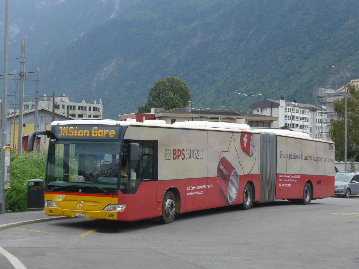 (184'015) - Buchard, Leytron - VS 104'345 - Mercedes am 24. August 2017 beim Bahnhof Martigny