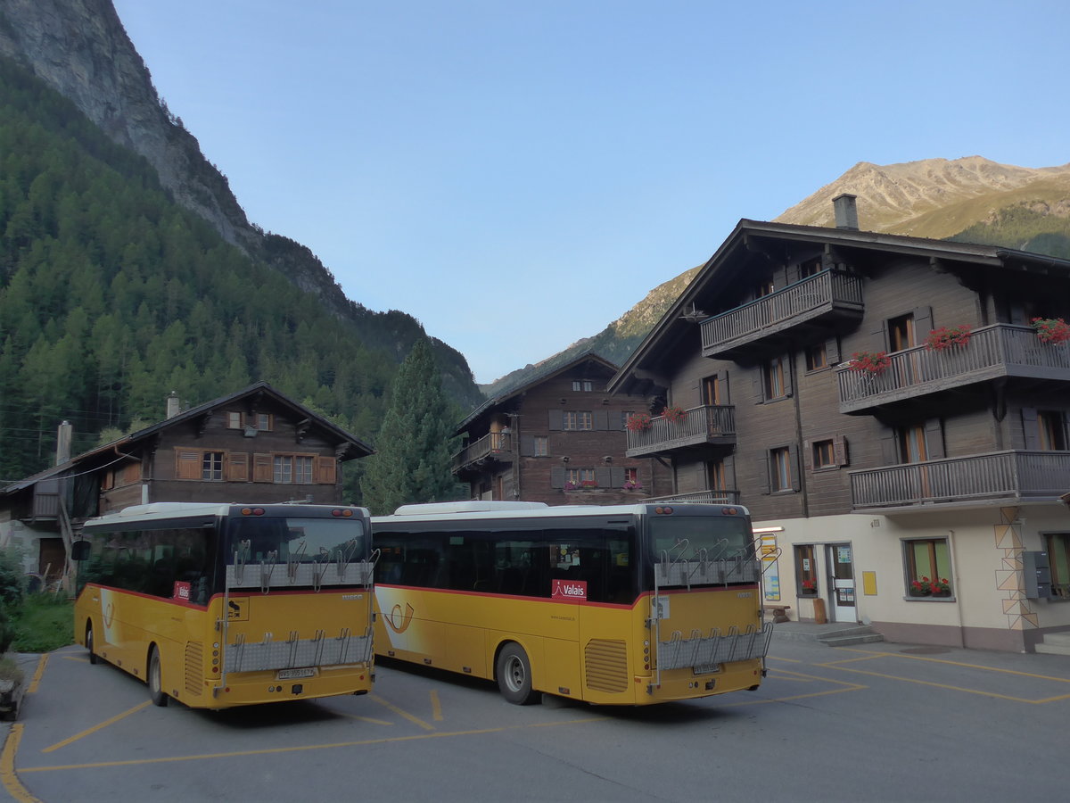 (184'116) - PostAuto Wallis - Nr. 5/VS 355'167 + Nr. 6/VS 355'168 - Irisbus am 25. August 2017 in Les Haudres, Post