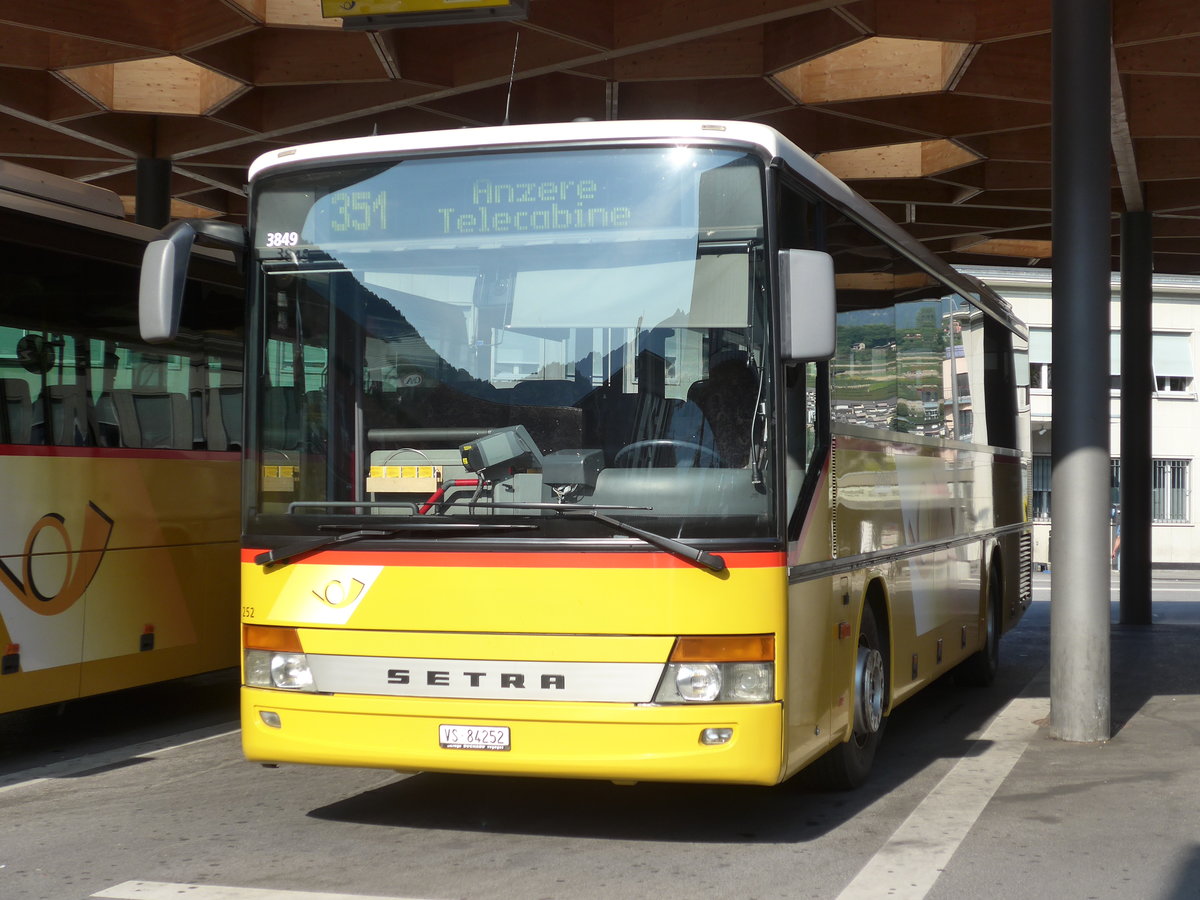 (184'132) - Buchard, Leytron - Nr. 252/VS 84'252 - Setra (ex Rey, Ayent; ex Buchard, Leytron) am 25. August 2017 beim Bahnhof Sion