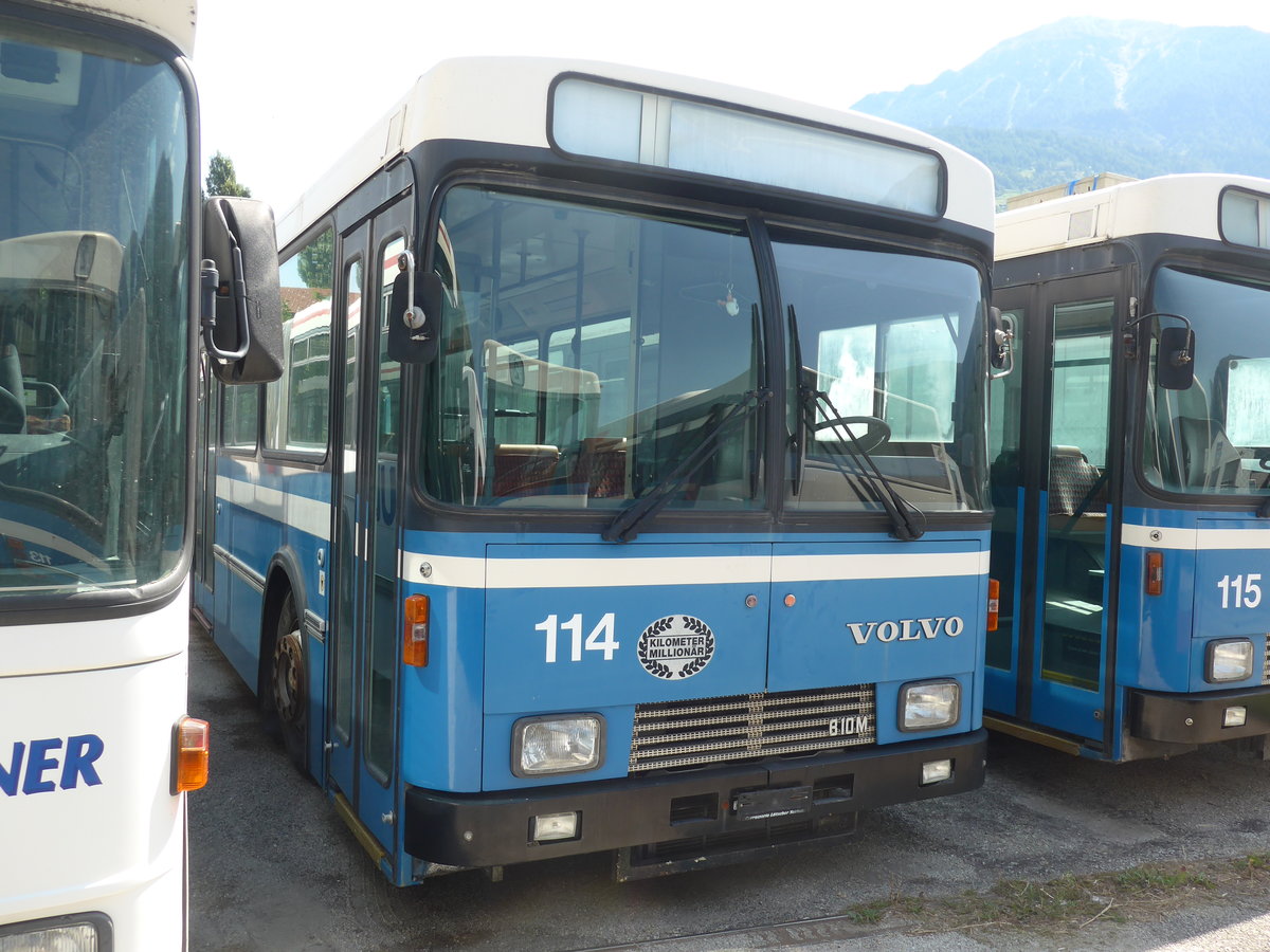 (184'200) - Ruffiner, Turtmann - Nr. 114 - Volvo/R&J (ex VBL Luzern Nr. 114) am 25. August 2017 in Turtmann, Garage (Teilaufnahme)