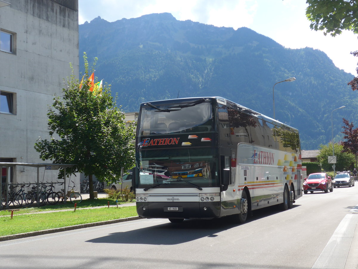 (184'559) - Lathion, Sion - Nr. 31/VS 3565 - Van Hool am 3. September 2017 beim Bahnhof Interlaken Ost