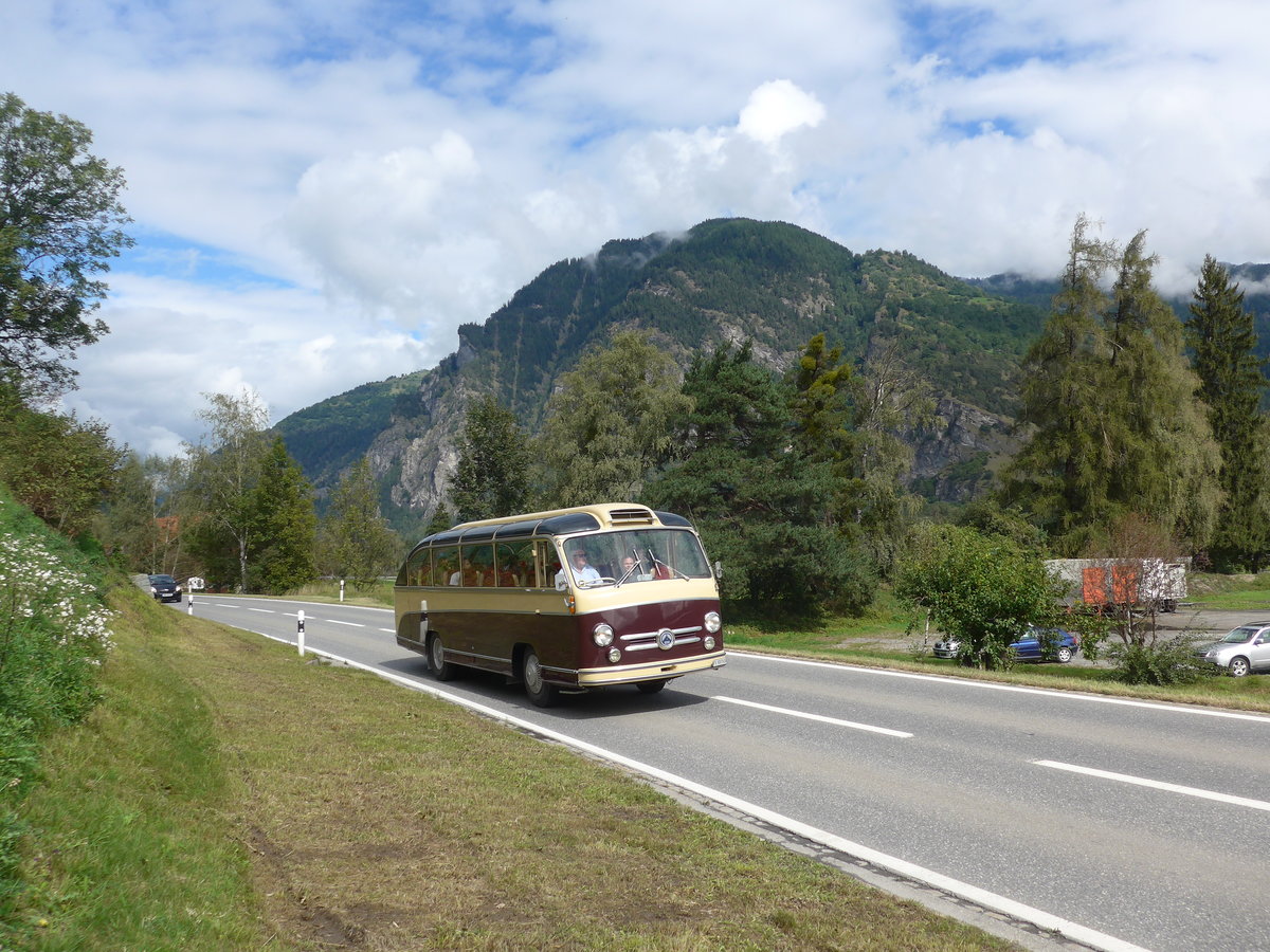 (184'846) - Schlapp, Cottens - FR 300'545 - Saurer/Saurer (ex Kopp&Tschudin, Oberuzwil; ex Gowa, Luzern; ex Waser, Stans; ex Koch, Luzern) am 16. September 2017 in Cazis, Bndner Arena 