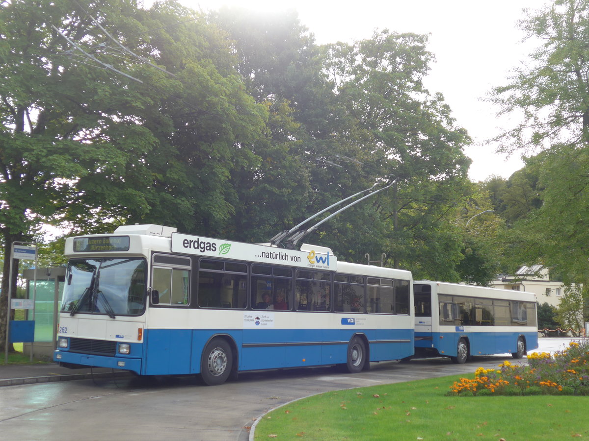 (185'150) - VBL Luzern - Nr. 262 - NAW/R&J-Hess Trolleybus am 18. September 2017 in Luzern, Hirtenhof