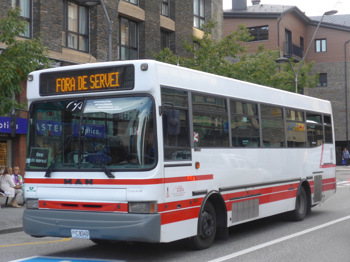 (185'569) - CIA Andorra la Vella - C8340 - MAN/UNVI am 28. September 2017 in La Massana, Les Entrades