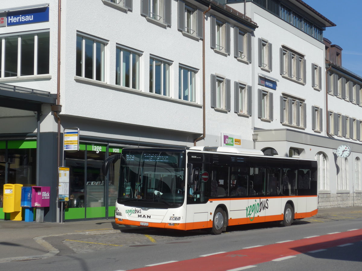 (185'939) - Regiobus, Gossau - Nr. 29/SG 329'429 - MAN am 19. Oktober 2017 beim Bahnhof Herisau